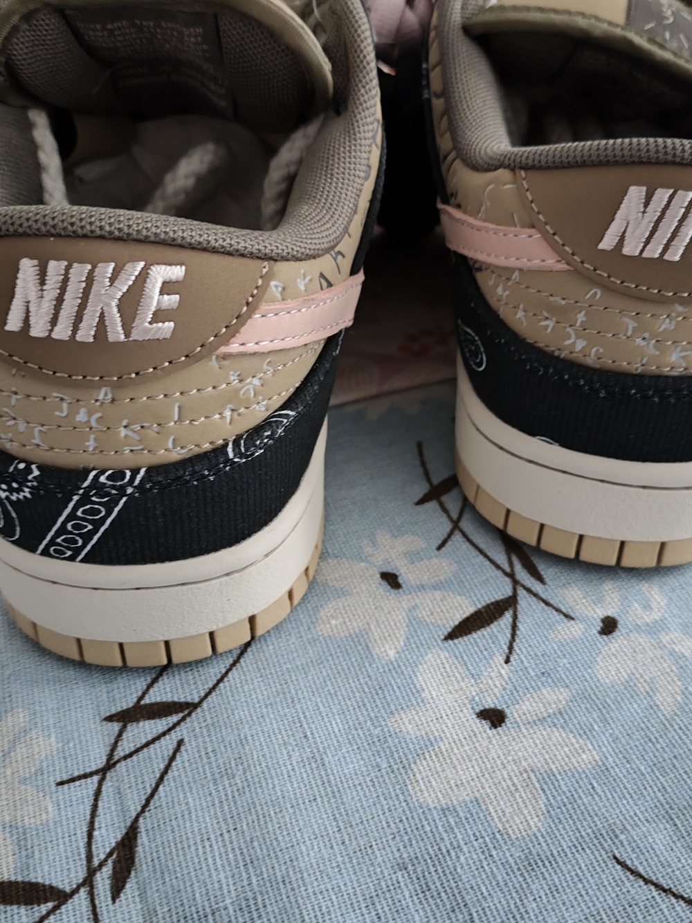 Nike Men's Athletic Shoes - Tan, Black, White - Picture 3 of 6